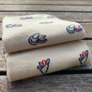 Paire de chaussettes dépareillées aux motifs Moules et Frites.